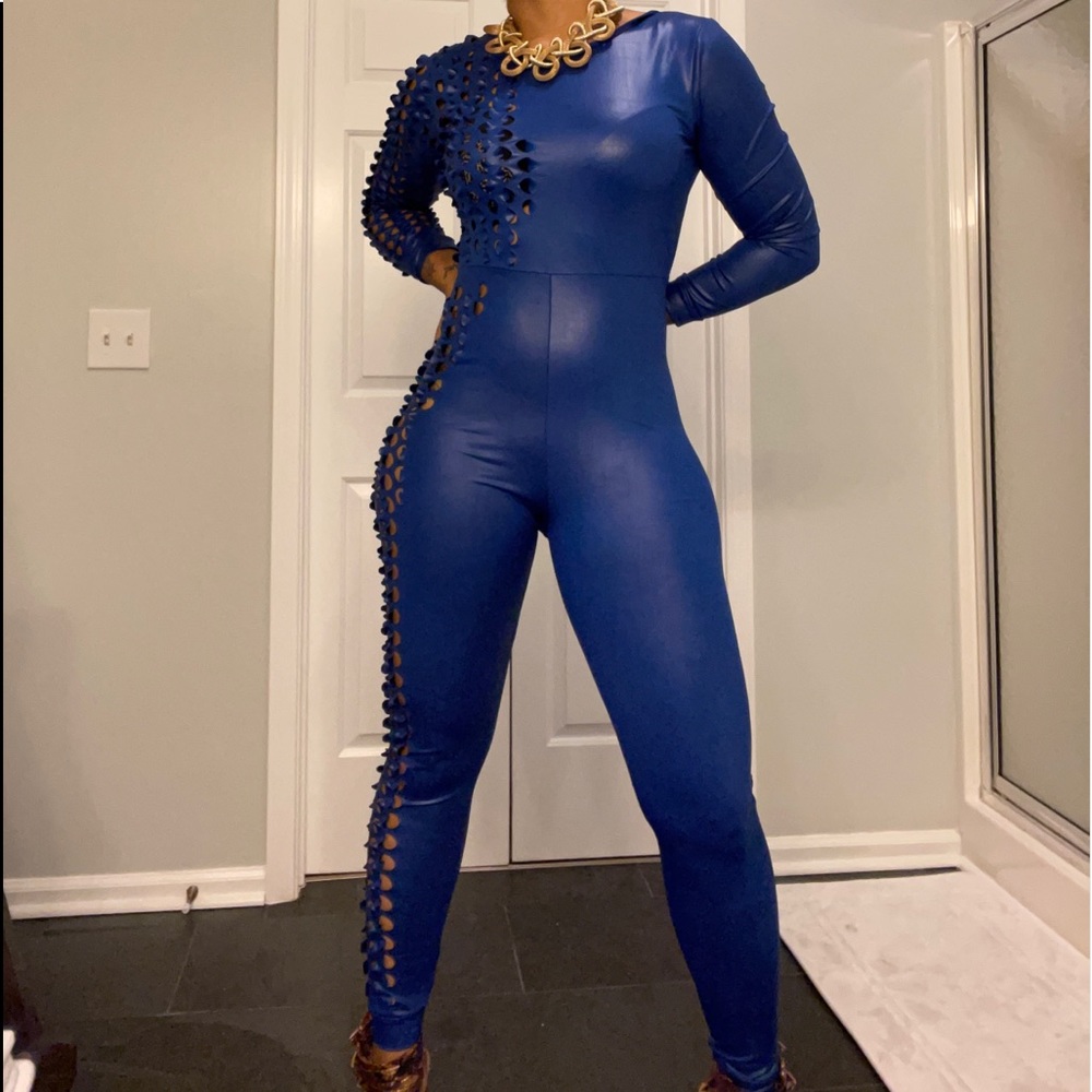 Stunning blue body suit, size medium